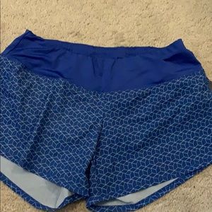 Oiselle Roga Shorts VEUC